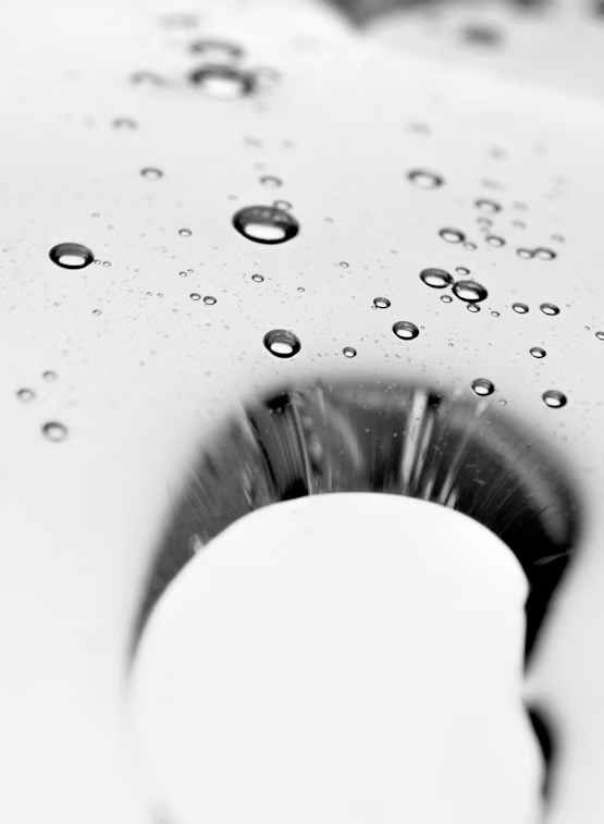 Maurten Drink Mix 320 single-serve packet for sports nutrition, featuring the Maurten branding and vibrant packaging.