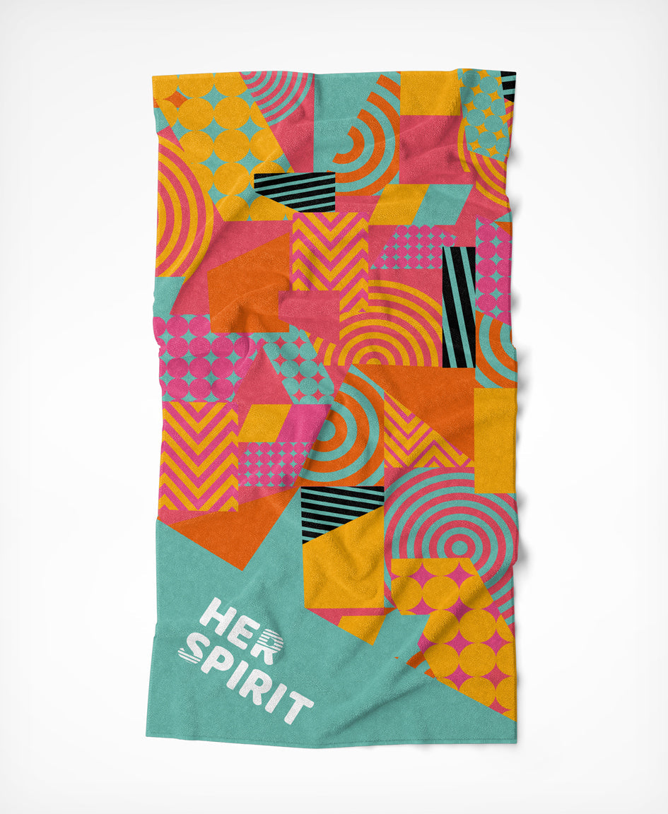 HUUB Her Spirit Towel – large printed soft cotton velour, 140x70cm, quick dry, transition/gym.